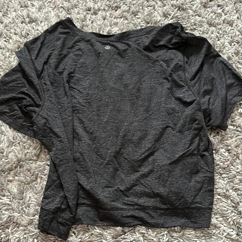 lululemon cropped tee